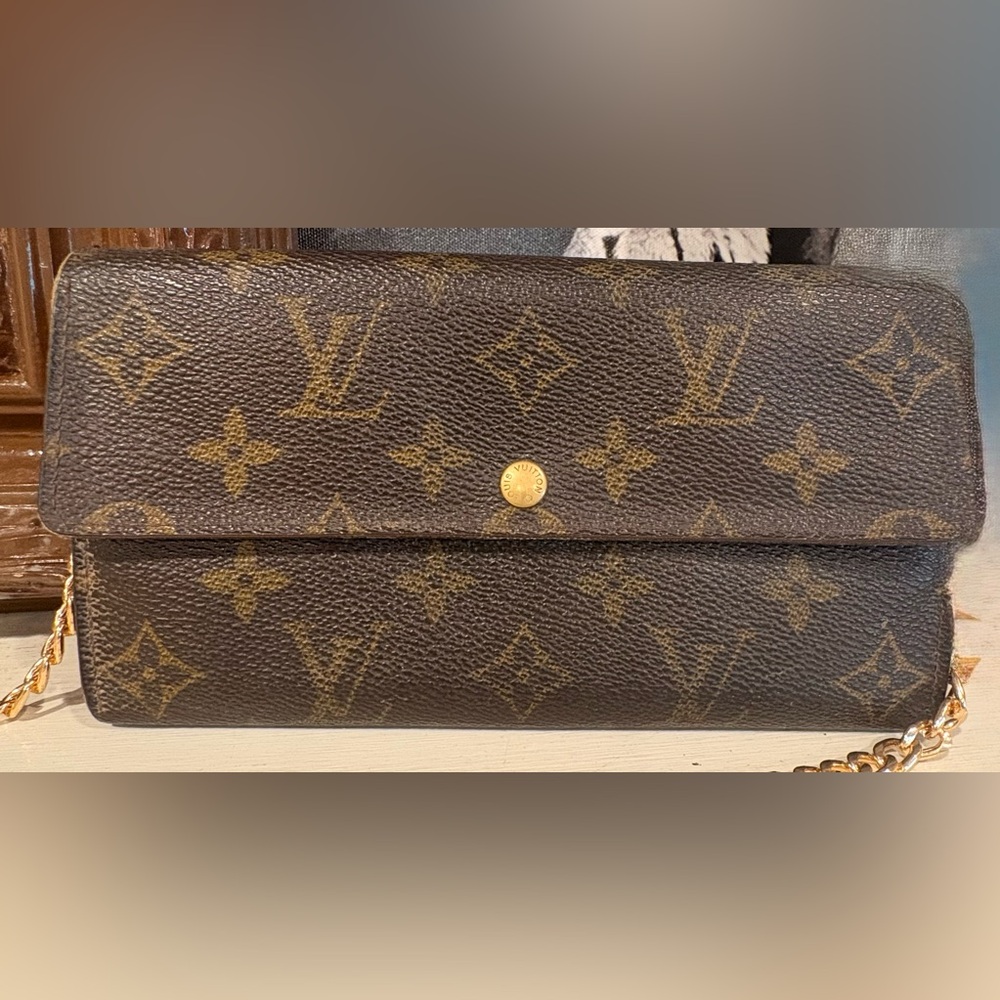 Authentic Vintage Louis Vuitton Wallet - Picture 2 of 16